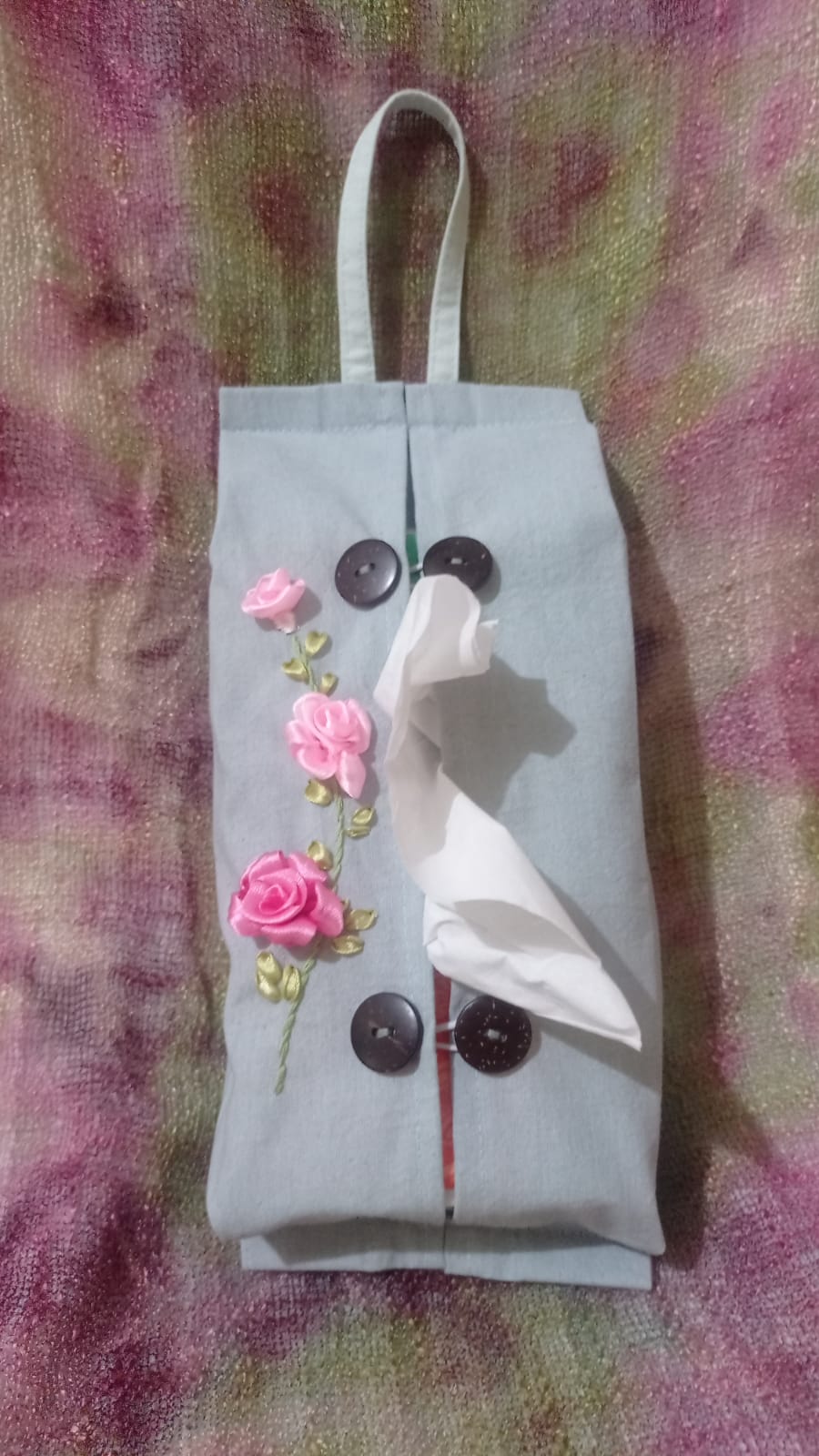 Contoh tepat tissue gantung jika diisi_tempat tissue gantung pink rose.jpg